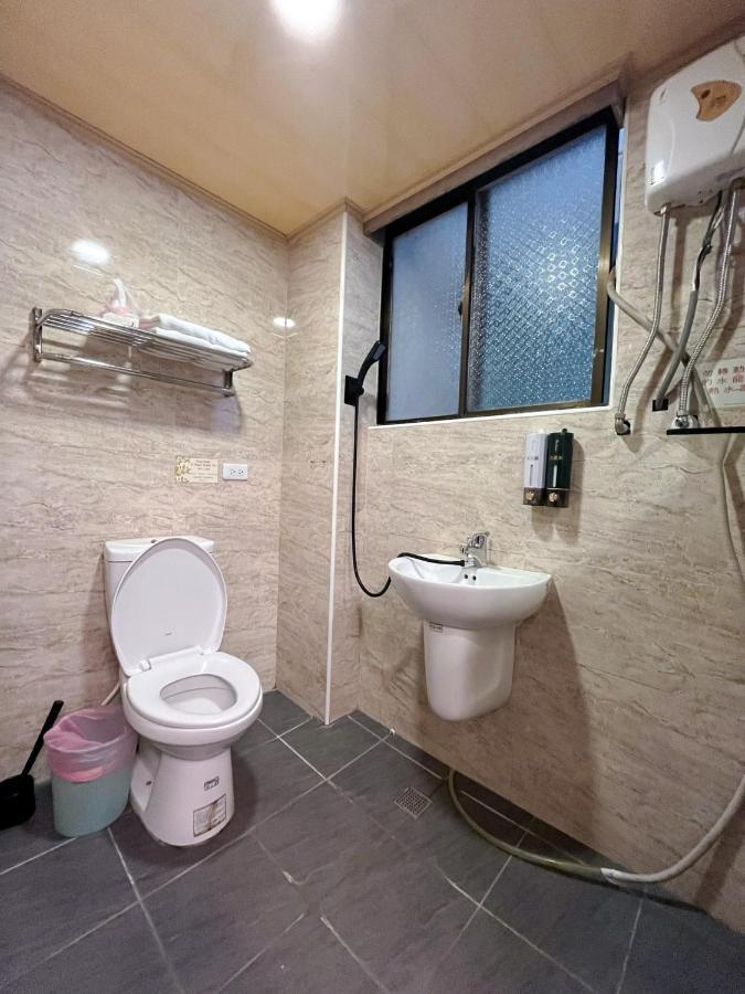 Fengchia Fun House Apartment Taichung Exterior foto